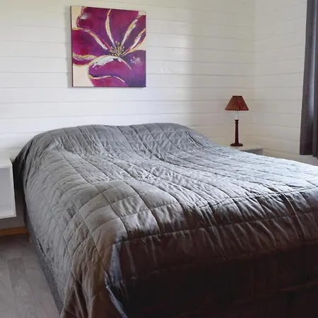 3 Bedroom Beach Front Home In Hol I Tjeldsund