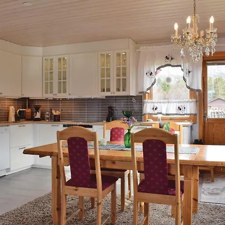 Three-bedroom In Hol I Tjeldsund *